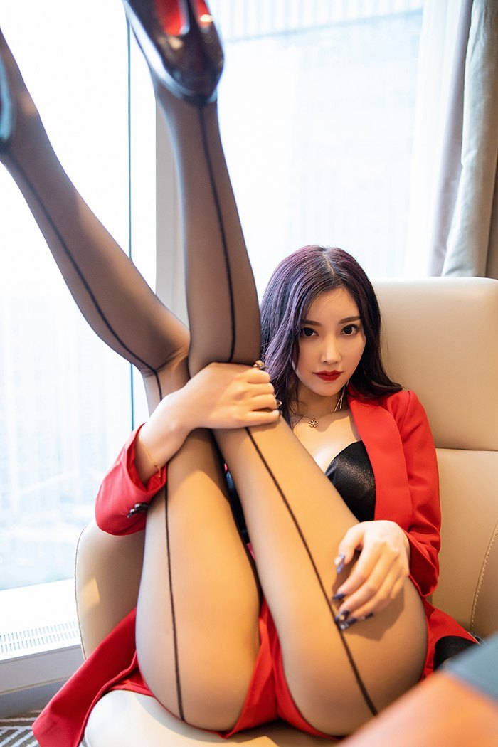 闷骚秘书杨晨晨长腿酥胸贴心服务(图59)