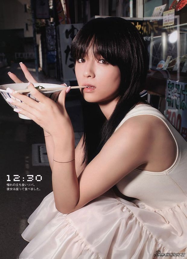 日本美女深田恭子登杂志封面(图4)