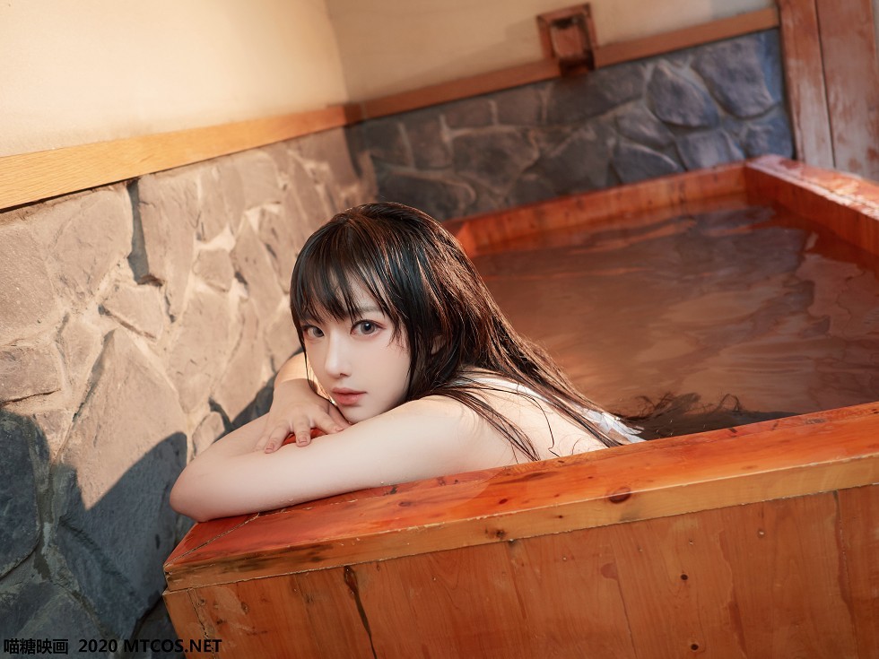 [喵糖映画]Vol.144_大眼小美女温泉里性感死库水秀完美身材湿身迷人诱惑写真30P