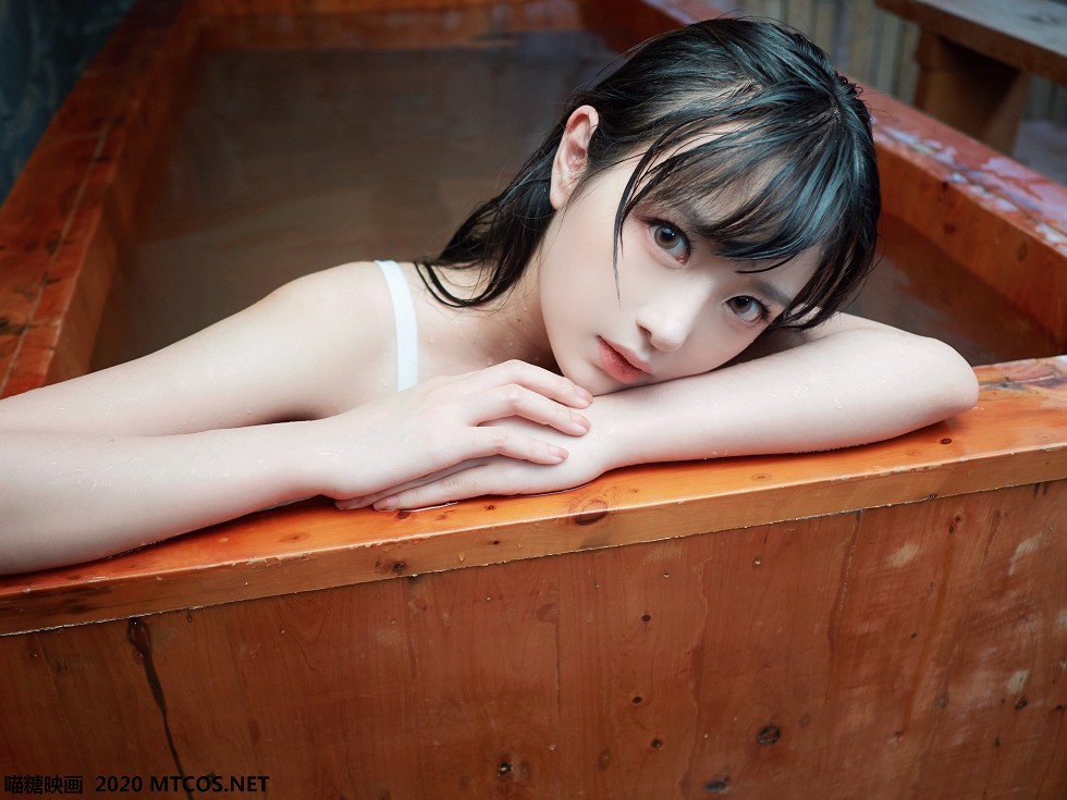 [喵糖映画]Vol.144_大眼小美女温泉里性感死库水秀完美身材湿身迷人诱惑写真30P