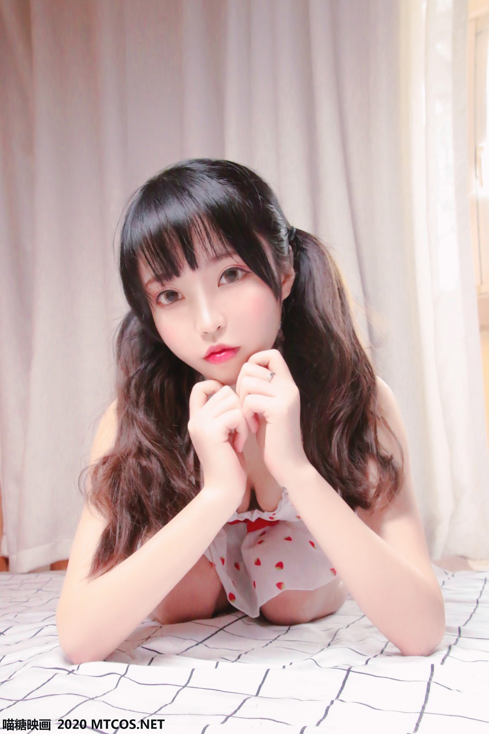 [喵糖映画]Vol.145_小草莓睡衣美女私房透视秀完美身材白嫩美腿性感写真30P