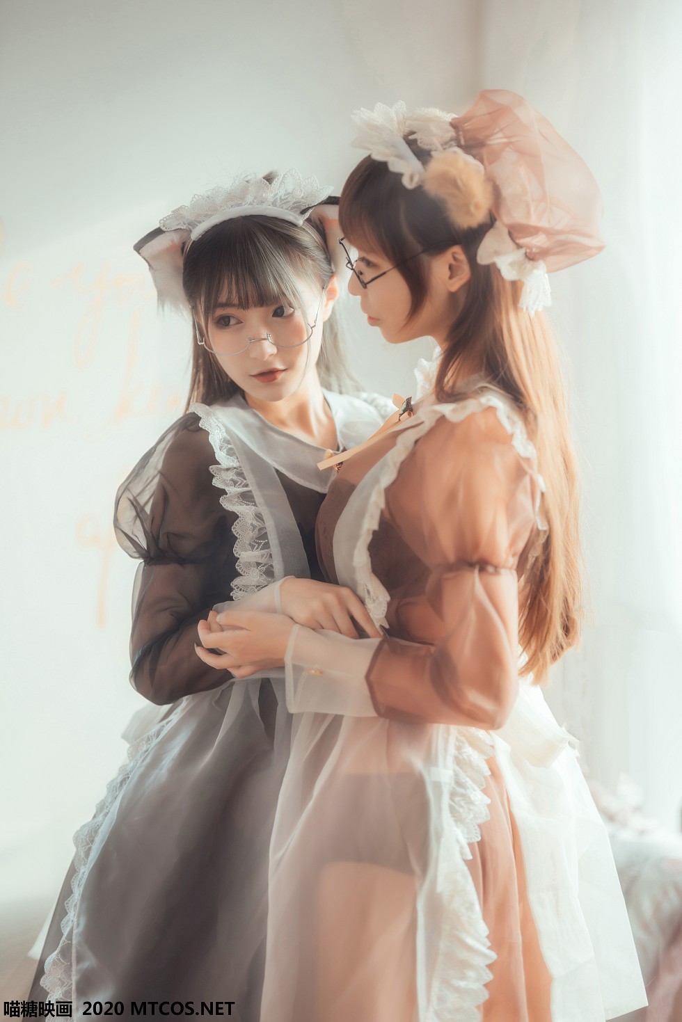 [喵糖映画]Vol.146_三位性感姐妹花居家私房薄纱女仆装透视秀完美身材诱惑写真33P