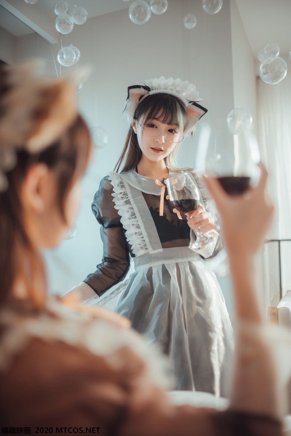 [喵糖映画]Vol.146_三位性感姐妹花居家私房薄纱女仆装透视秀完美身材诱惑写真33P