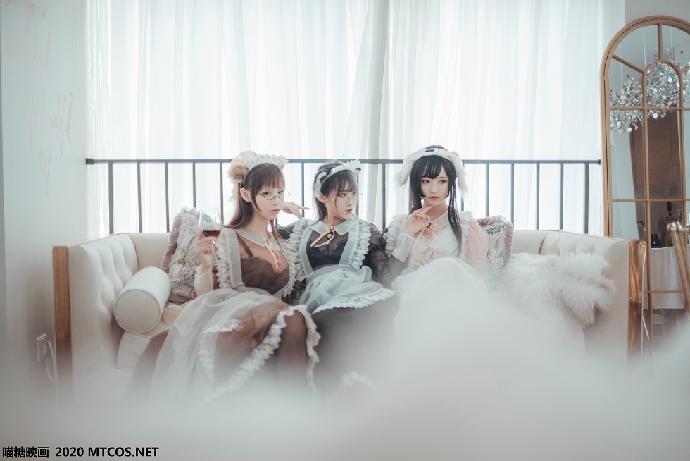 [喵糖映画]Vol.146_三位性感姐妹花居家私房薄纱女仆装透视秀完美身材诱惑写真33P