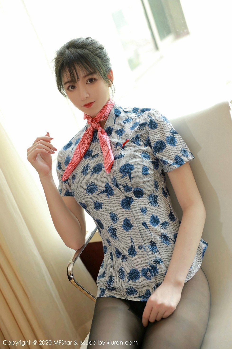 [MFStar模范学院]Vol.317_嫩模yoo优优私房空乘制服配无内黑丝裤袜撩人诱惑写真47P