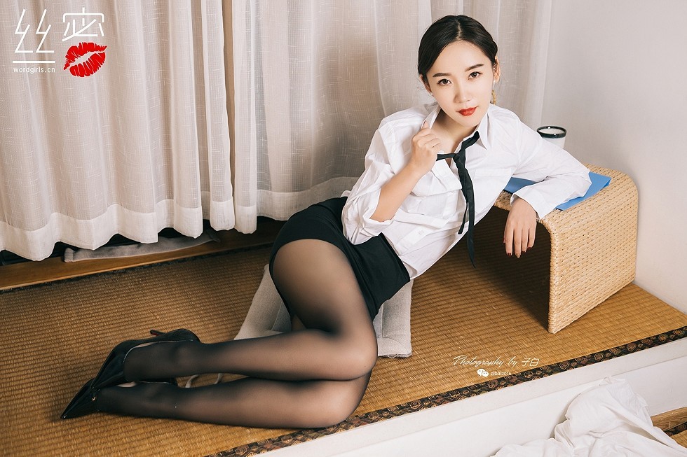 [Toutiao头条女神]No.S016_嫩模小乔私房白衬衣配黑短裙秀黑丝裤袜诱惑写真48P