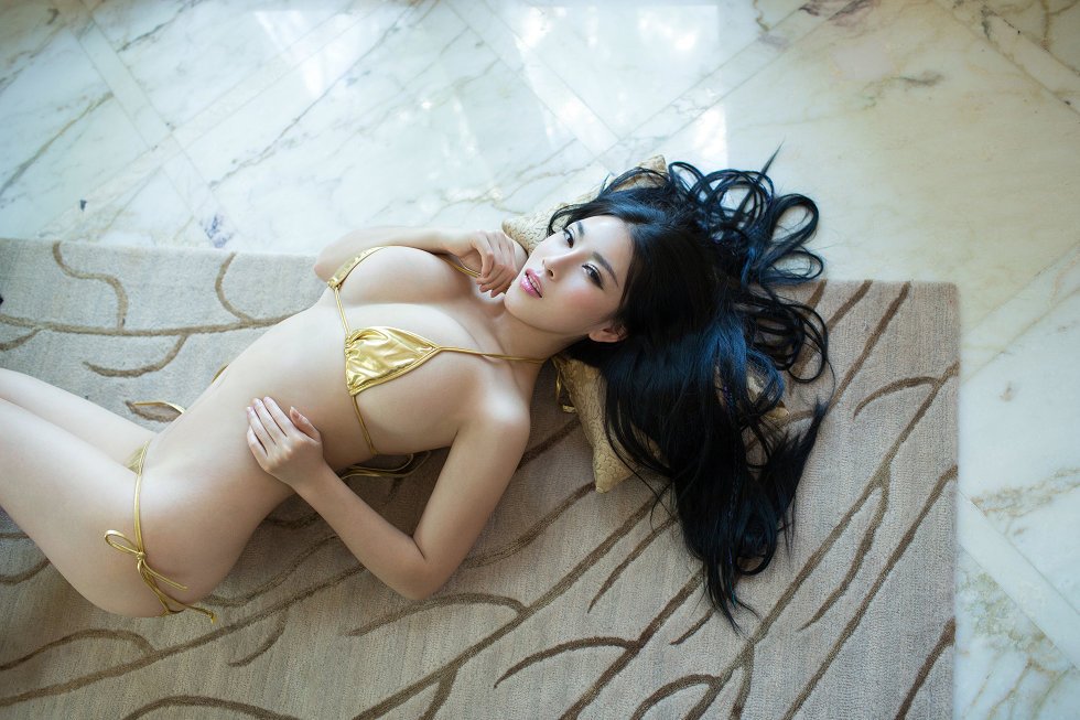 推女郎第32期_世界波模特美乳性感PK35P