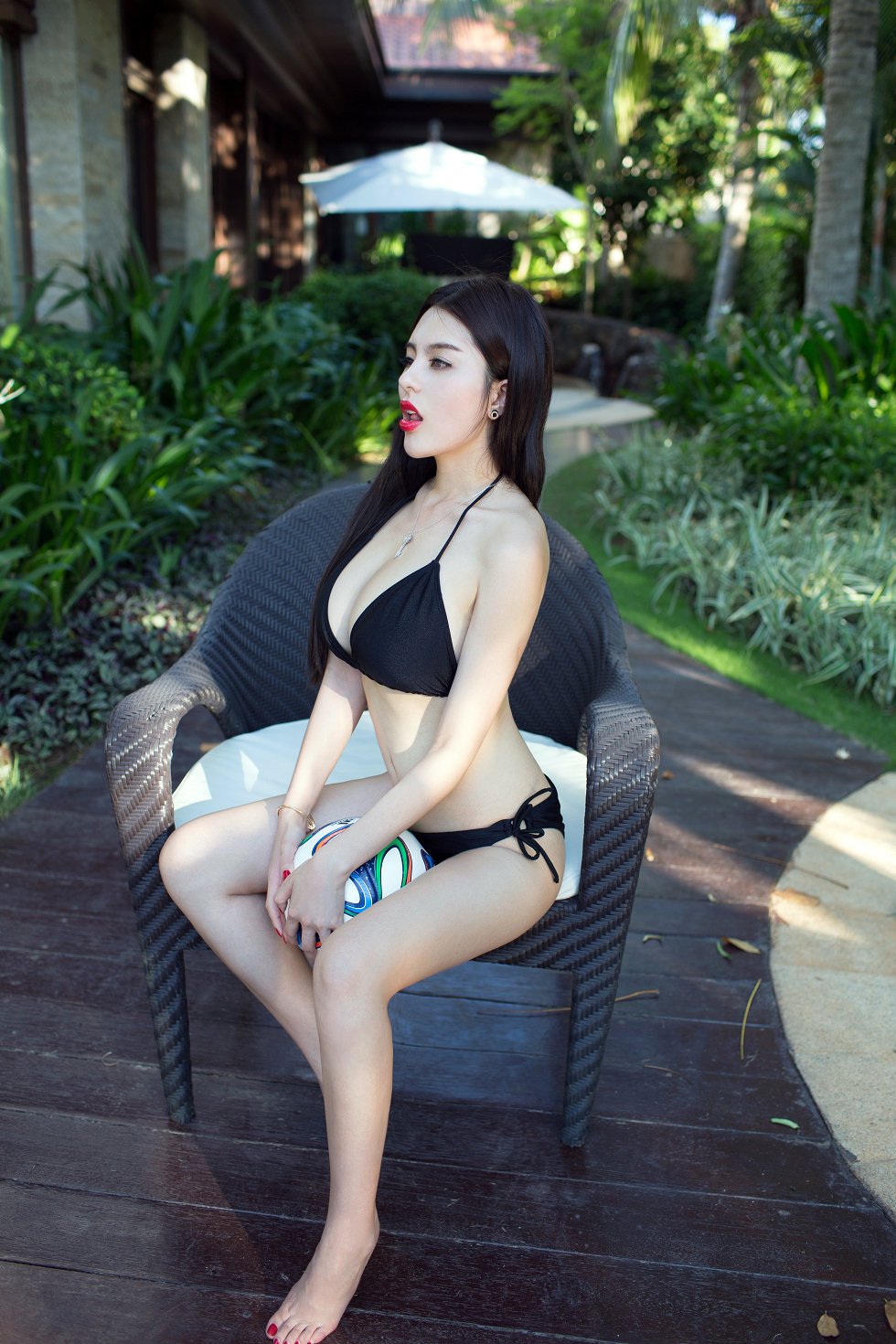 推女郎第32期_世界波模特美乳性感PK35P