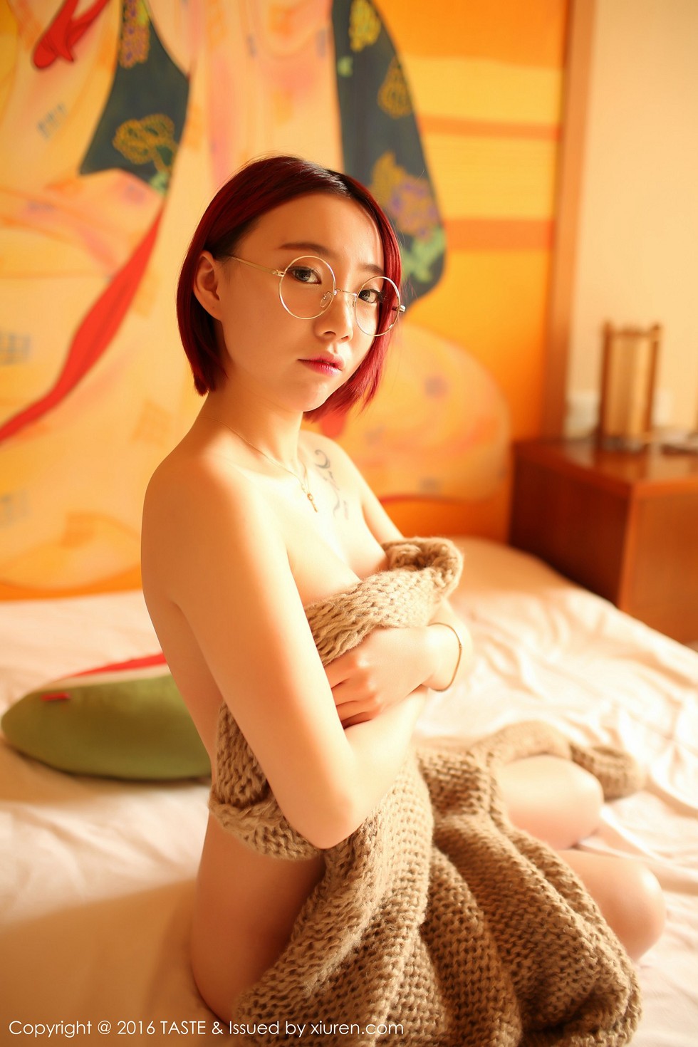 [Taste顽味生活]Vol.001_嫩模小泽空Moves居家私房半露美胸性感美背迷人写真51P