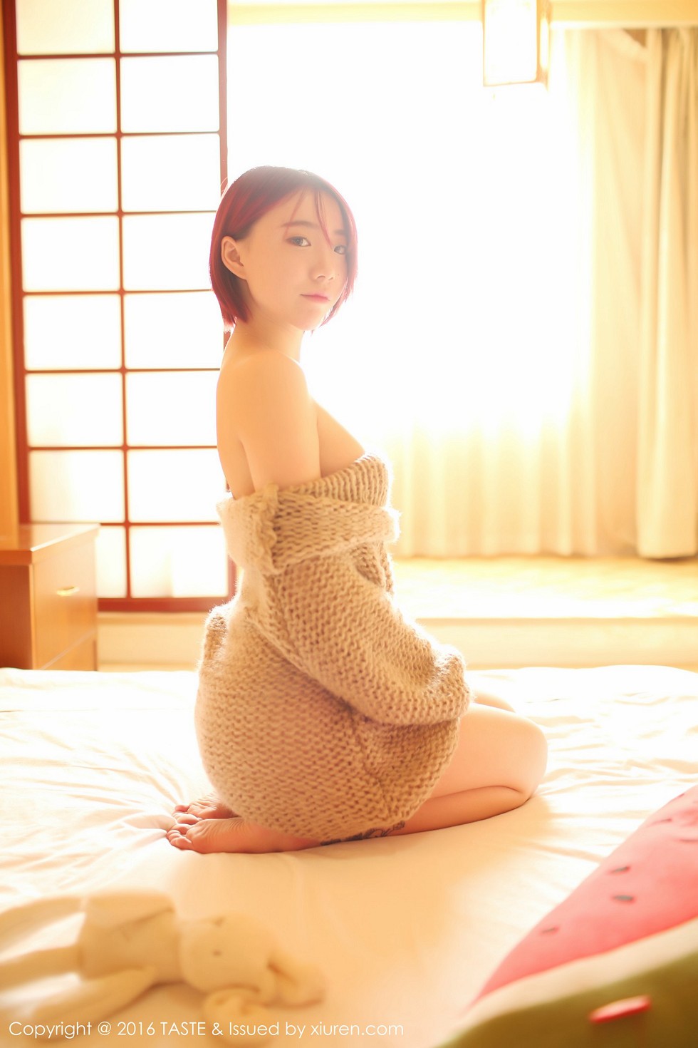 [Taste顽味生活]Vol.001_嫩模小泽空Moves居家私房半露美胸性感美背迷人写真51P