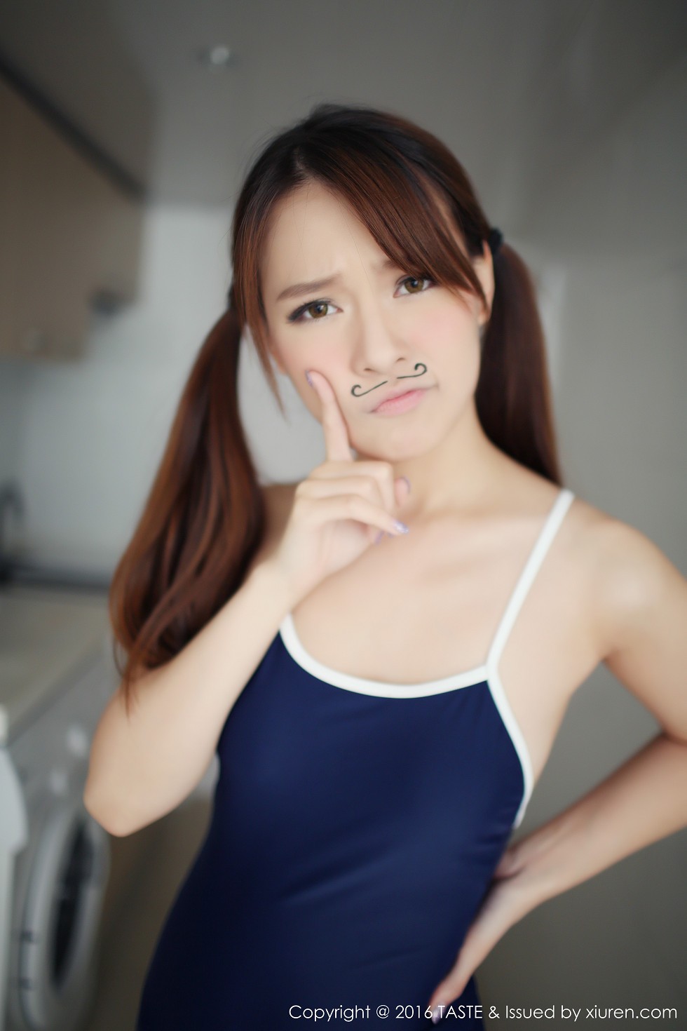 [Taste顽味生活]Vol.005_嫩模Carol酱性感兔女郎黑色女仆装居家写真61P