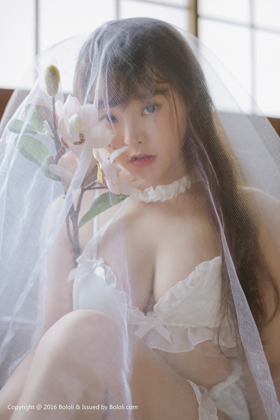 [BoLoli波萝社新刊]Vol.090_嫩模柳侑绮花丛中白纱美少女白色蕾丝内衣诱惑写真41P