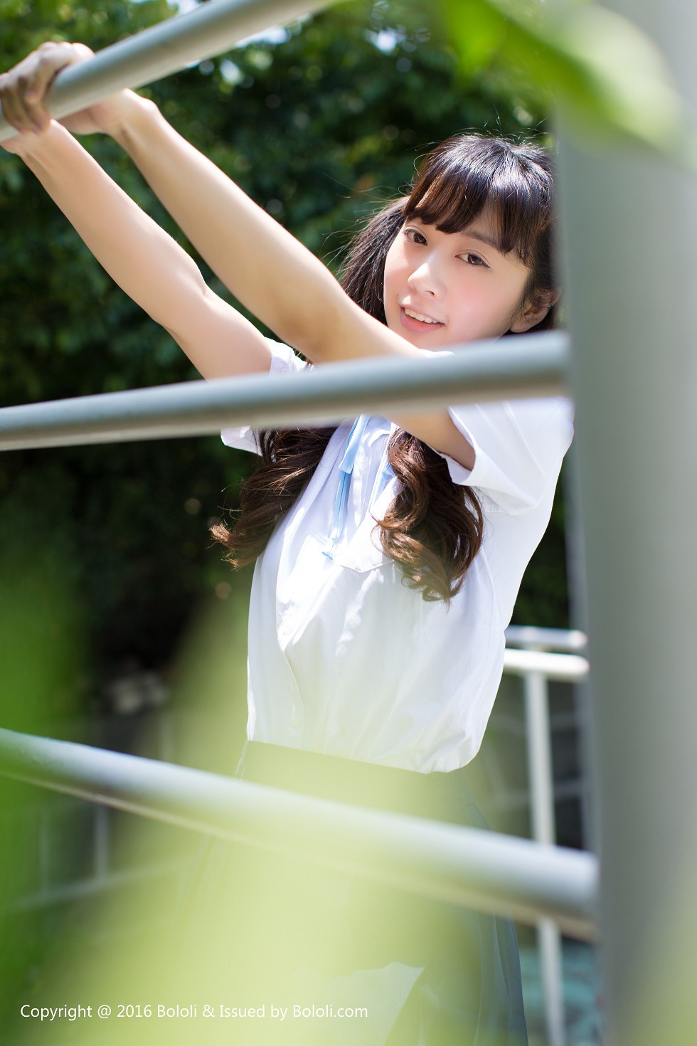 [BoLoli波萝社新刊]Vol.092_嫩模SUKI夏日小甜妹清纯学生服+性感比基尼写真60P