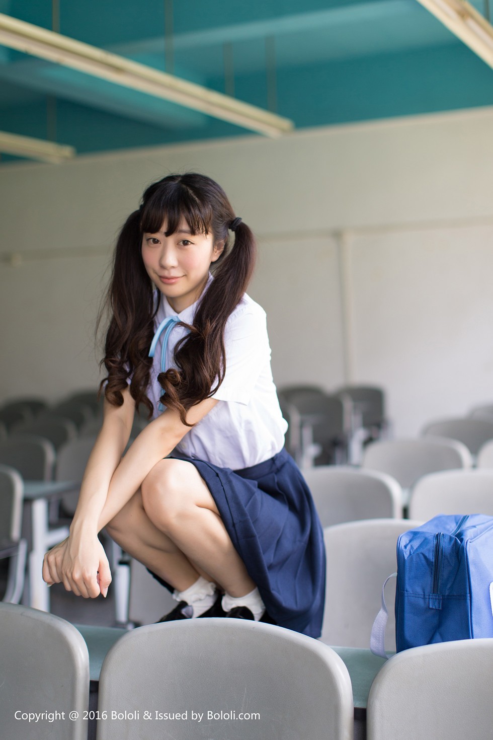 [BoLoli波萝社新刊]Vol.092_嫩模SUKI夏日小甜妹清纯学生服+性感比基尼写真60P