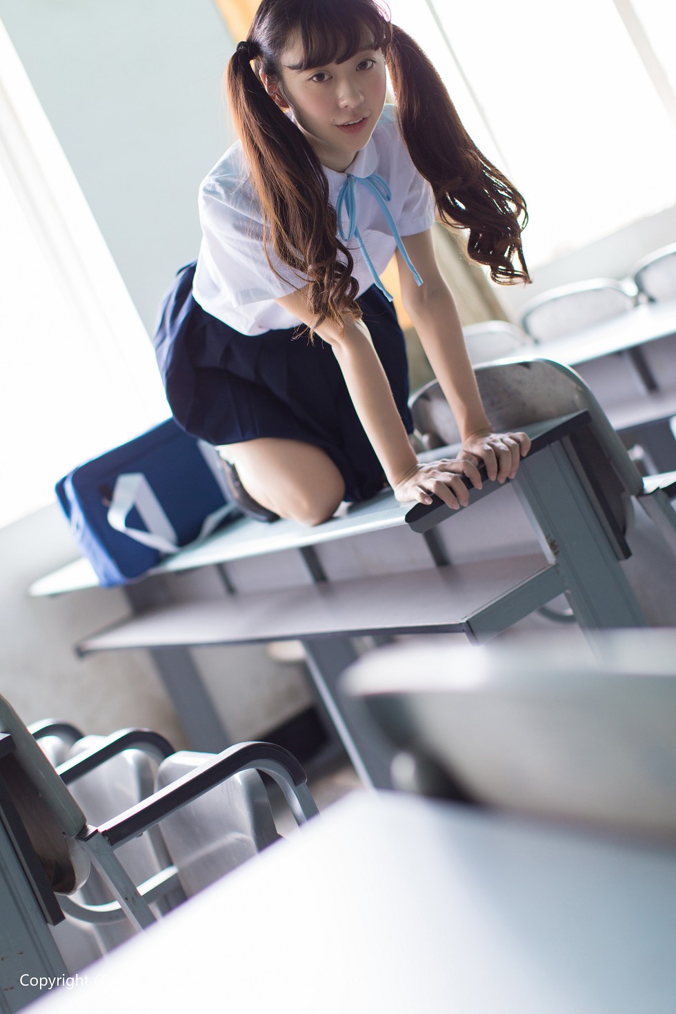 [BoLoli波萝社新刊]Vol.092_嫩模SUKI夏日小甜妹清纯学生服+性感比基尼写真60P