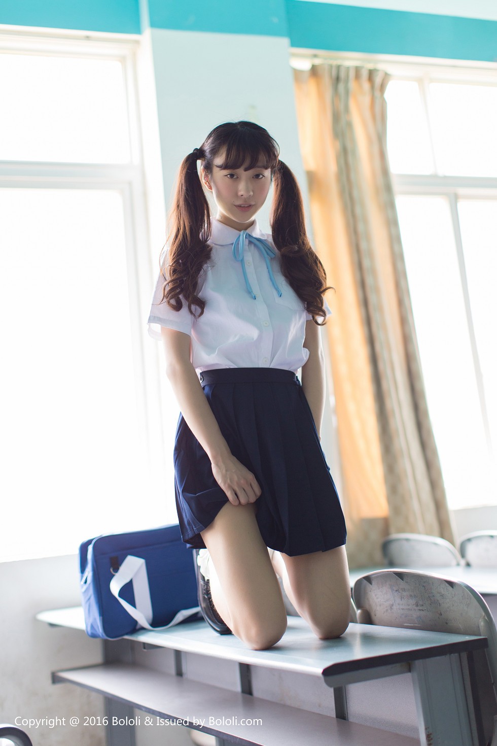 [BoLoli波萝社新刊]Vol.092_嫩模SUKI夏日小甜妹清纯学生服+性感比基尼写真60P