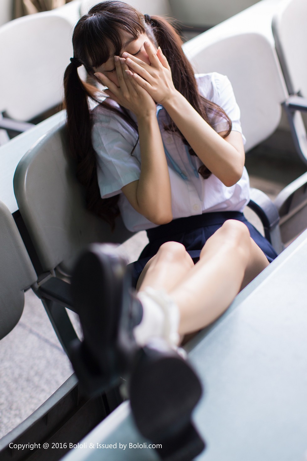 [BoLoli波萝社新刊]Vol.092_嫩模SUKI夏日小甜妹清纯学生服+性感比基尼写真60P