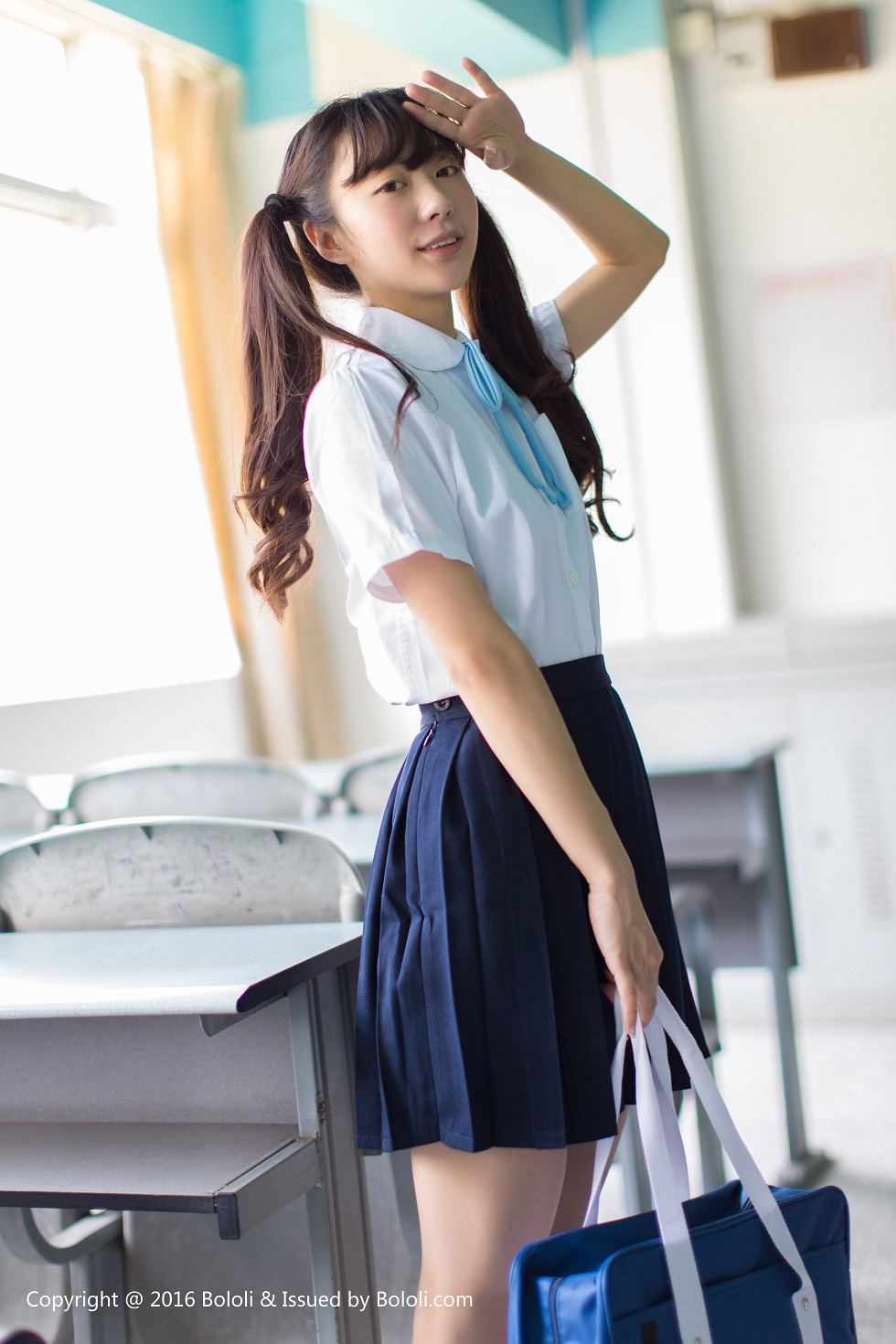 [BoLoli波萝社新刊]Vol.092_嫩模SUKI夏日小甜妹清纯学生服+性感比基尼写真60P