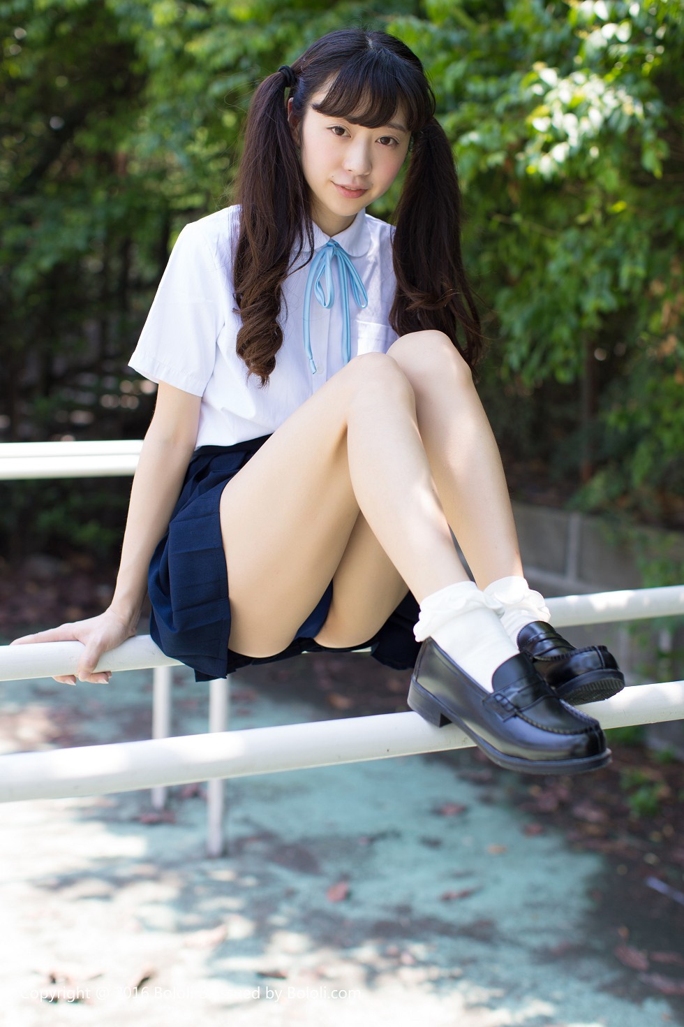 [BoLoli波萝社新刊]Vol.092_嫩模SUKI夏日小甜妹清纯学生服+性感比基尼写真60P