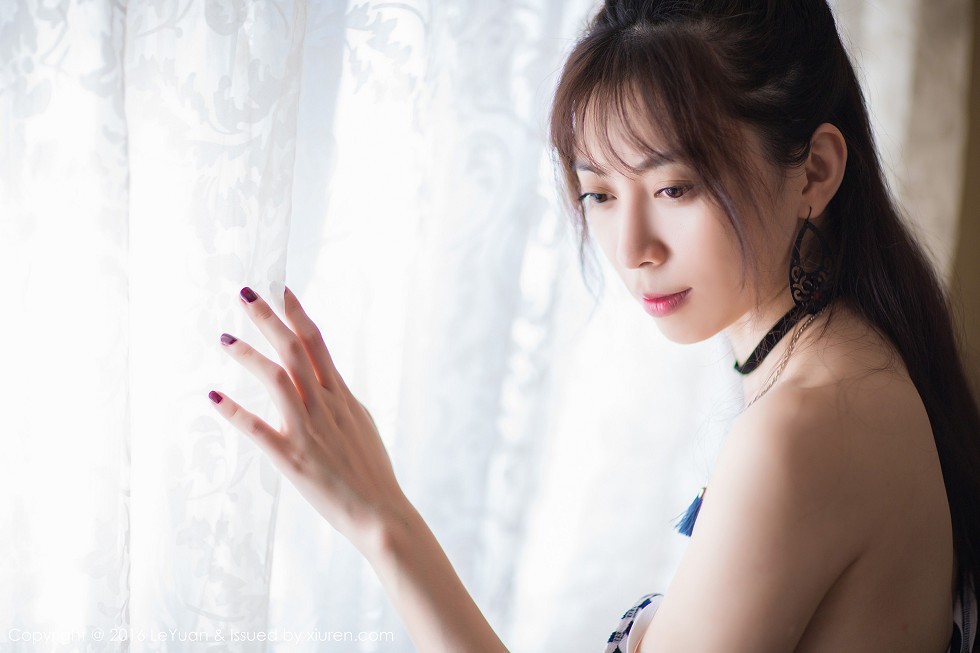 [LeYuan星乐园]Vol.006_嫩模楚琪kiki清新服饰白嫩美长腿性感写真50P