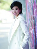 久违的青春美女张延白色装