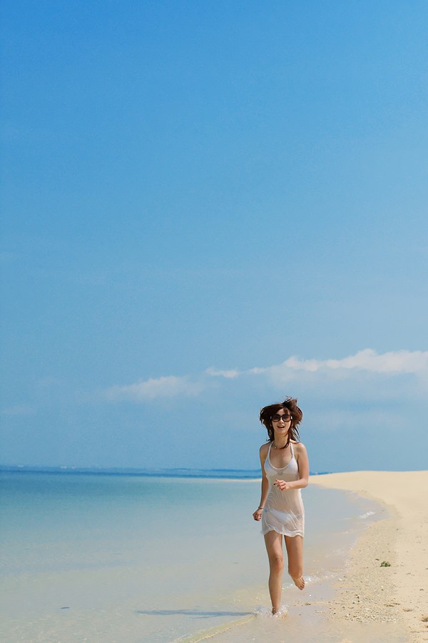 美女萝莉海边湿衣透视装写真(图6)