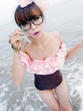 90后小小妹比基尼泳衣性感写真