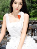 蜜汁公主小妹妹小天鹅河谷上戏水