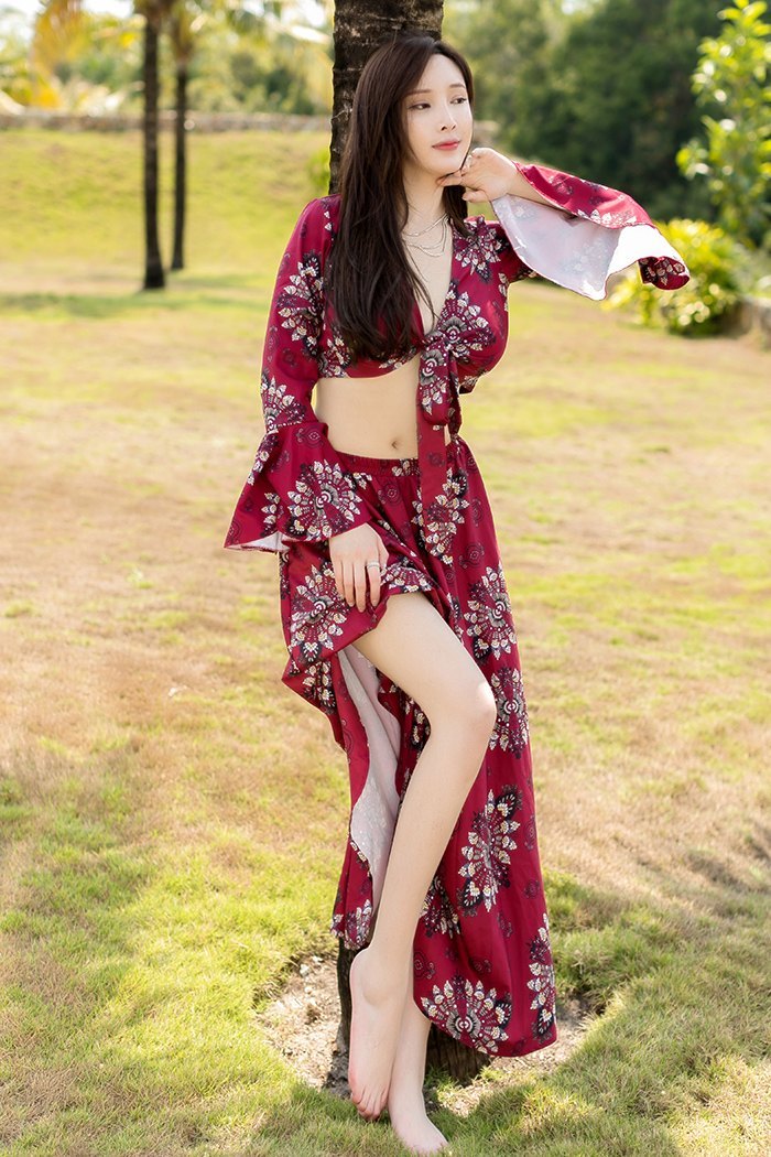 风情丽娘周妍希绝美深沟不经意露出(图37)