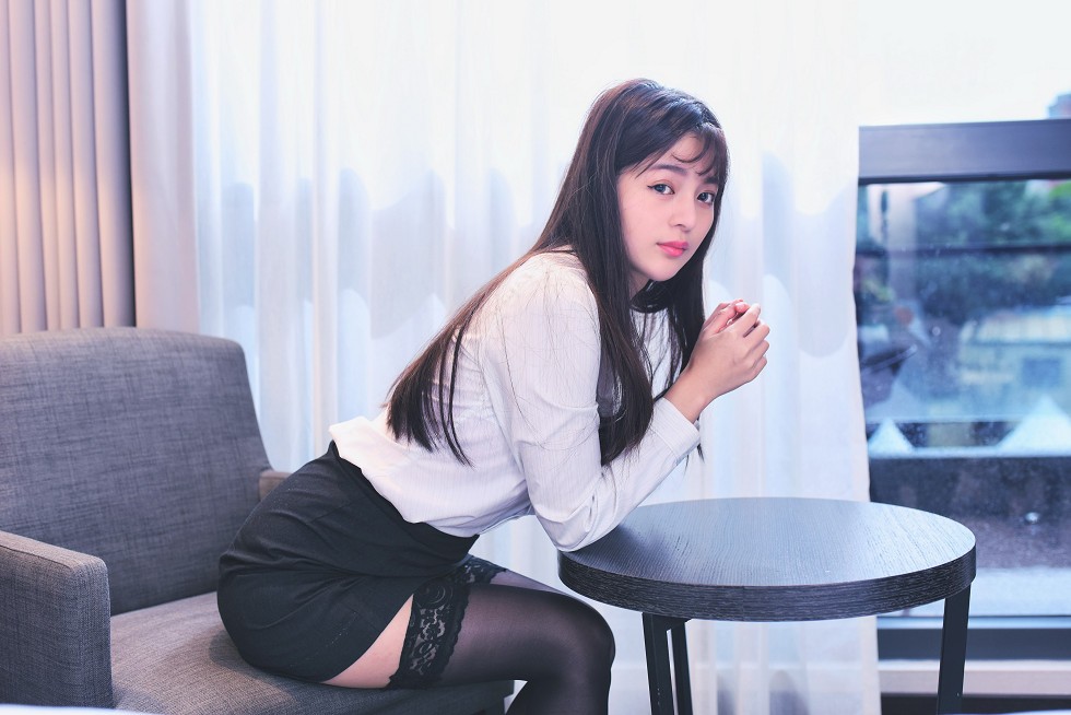 长筒黑丝女郎居家床上性感私房内衣系列秀完美身材撩人诱惑写真40P