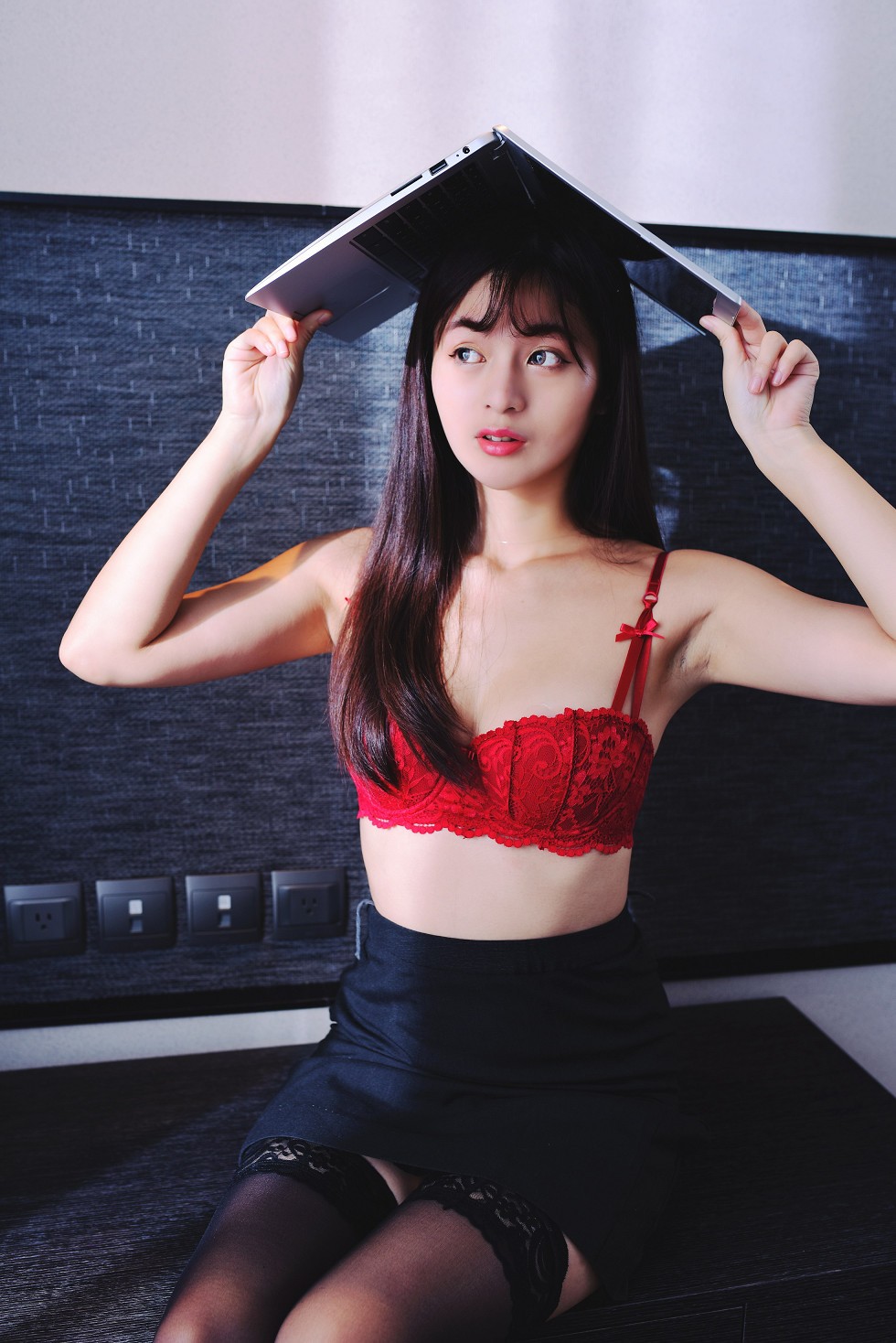 长筒黑丝女郎居家床上性感私房内衣系列秀完美身材撩人诱惑写真40P