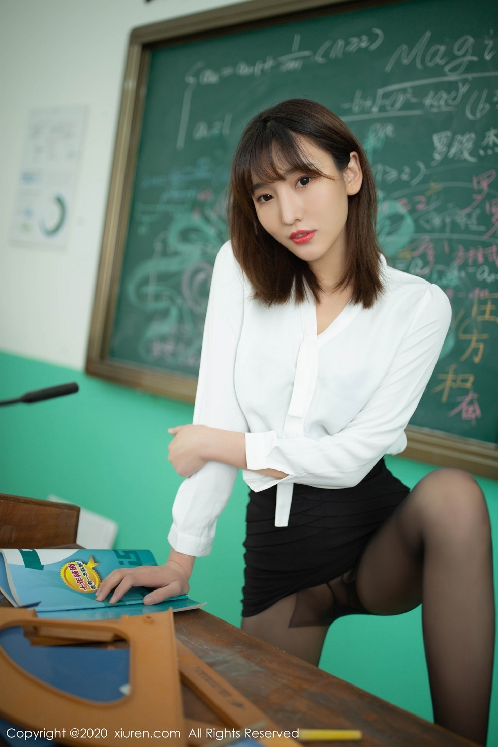 XiuRen第2343期_嫩模陆萱萱乌镇+太湖旅拍课堂老师主题无内黑丝裤袜极致魅惑写真72P