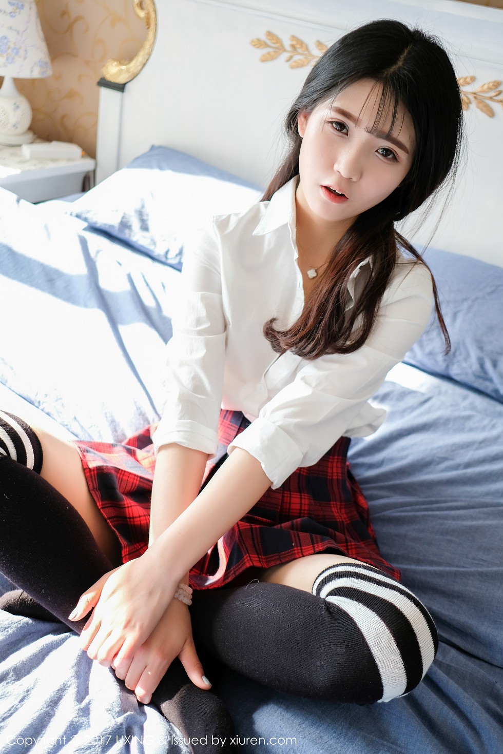 [UXING优星馆]Vol.046_童颜巨乳妹子可爱的小叶子格子短裙学生装性感内衣写真50P