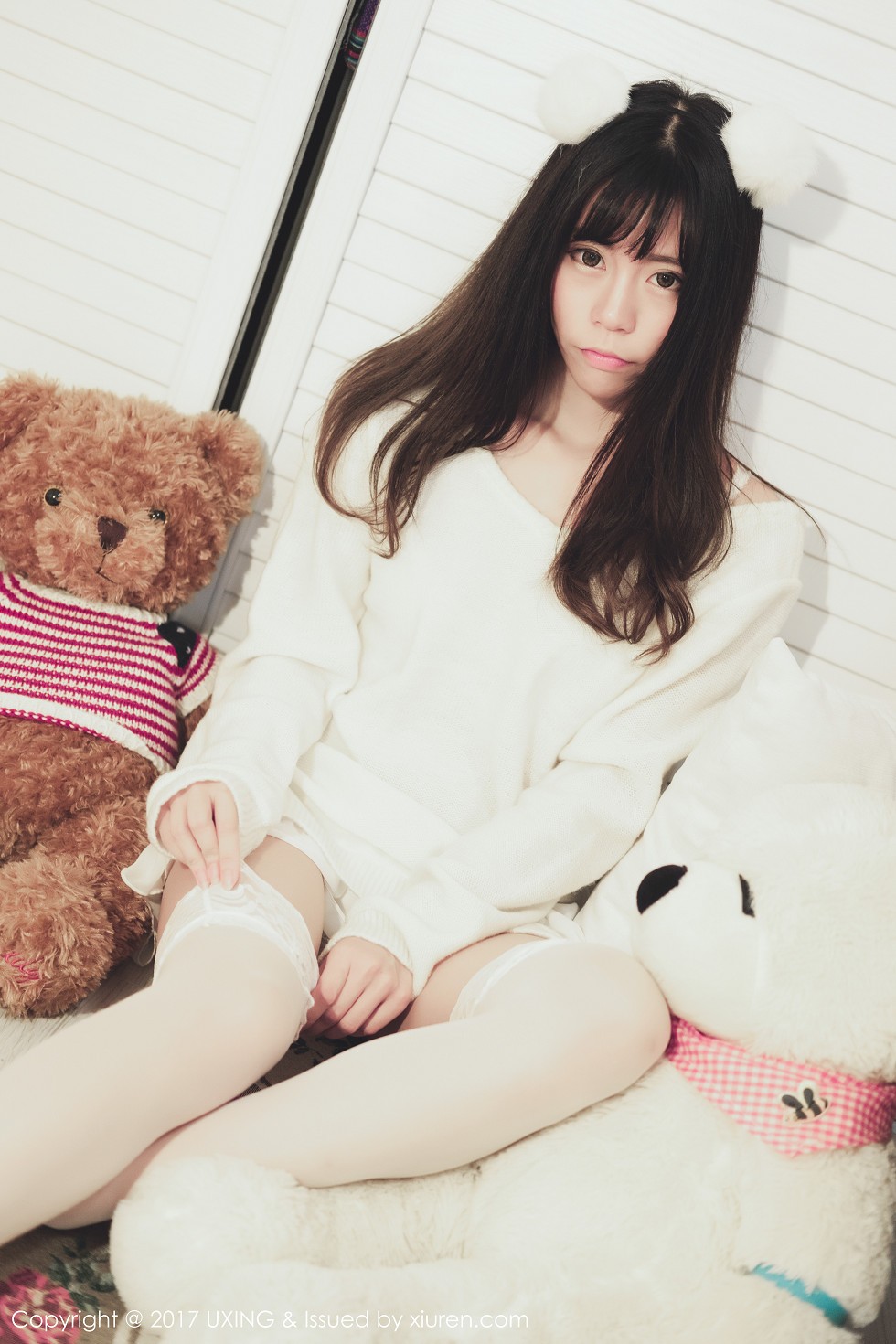 [UXING优星馆]Vol.048_嫩模Yo酱居家学生装+白色蕾丝袜清爽美萝莉性感写真32P