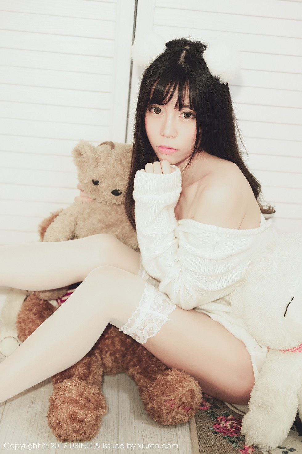 [UXING优星馆]Vol.048_嫩模Yo酱居家学生装+白色蕾丝袜清爽美萝莉性感写真32P