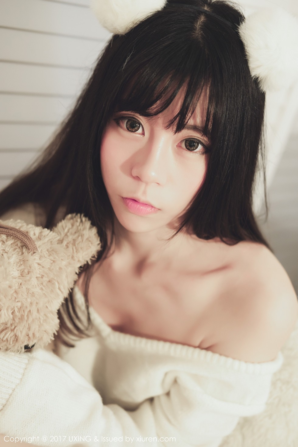 [UXING优星馆]Vol.048_嫩模Yo酱居家学生装+白色蕾丝袜清爽美萝莉性感写真32P