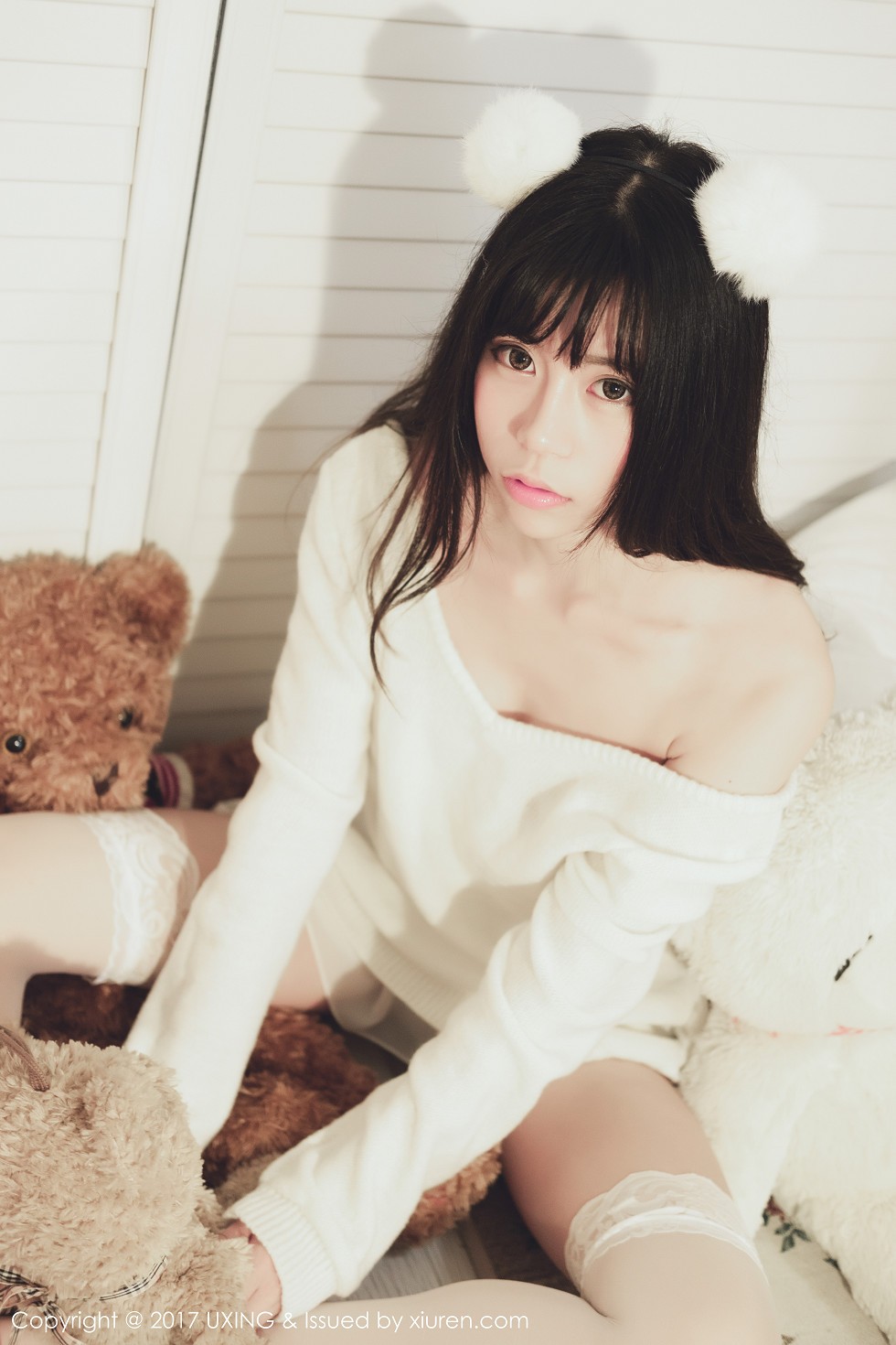 [UXING优星馆]Vol.048_嫩模Yo酱居家学生装+白色蕾丝袜清爽美萝莉性感写真32P