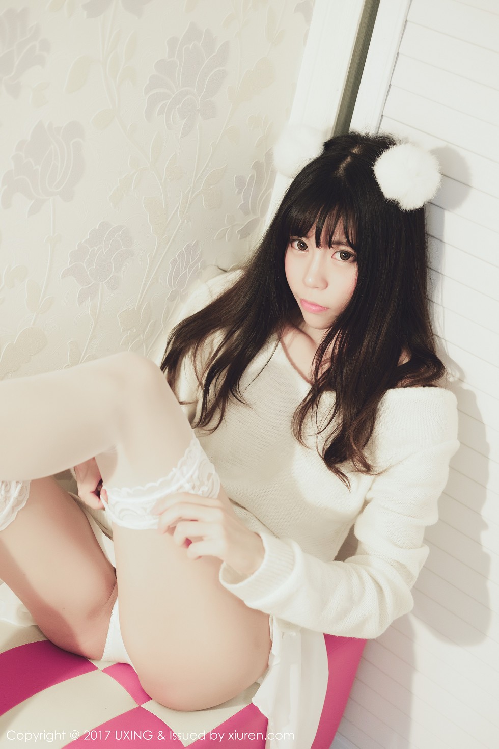 [UXING优星馆]Vol.048_嫩模Yo酱居家学生装+白色蕾丝袜清爽美萝莉性感写真32P
