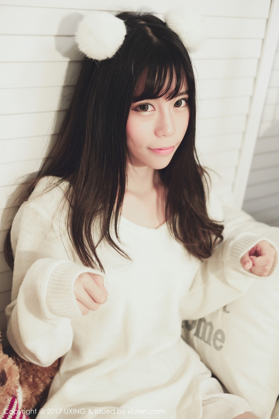 [UXING优星馆]Vol.048_嫩模Yo酱居家学生装+白色蕾丝袜清爽美萝莉性感写真32P