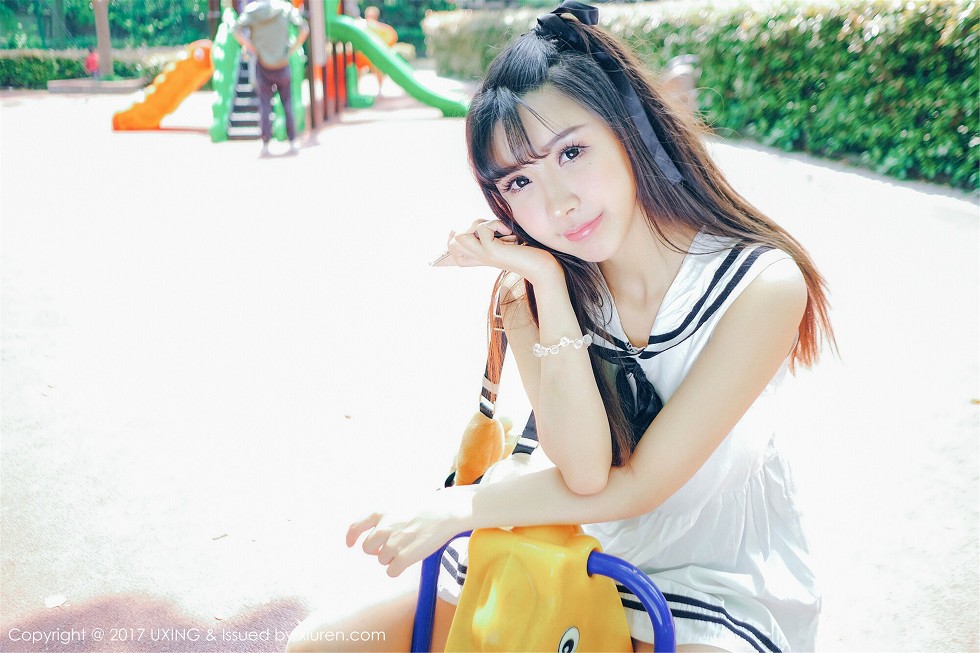 [UXING优星馆]Vol.050_巨乳萝莉晓茜sunny学生装+私房内衣秀完美身材性感写真47P