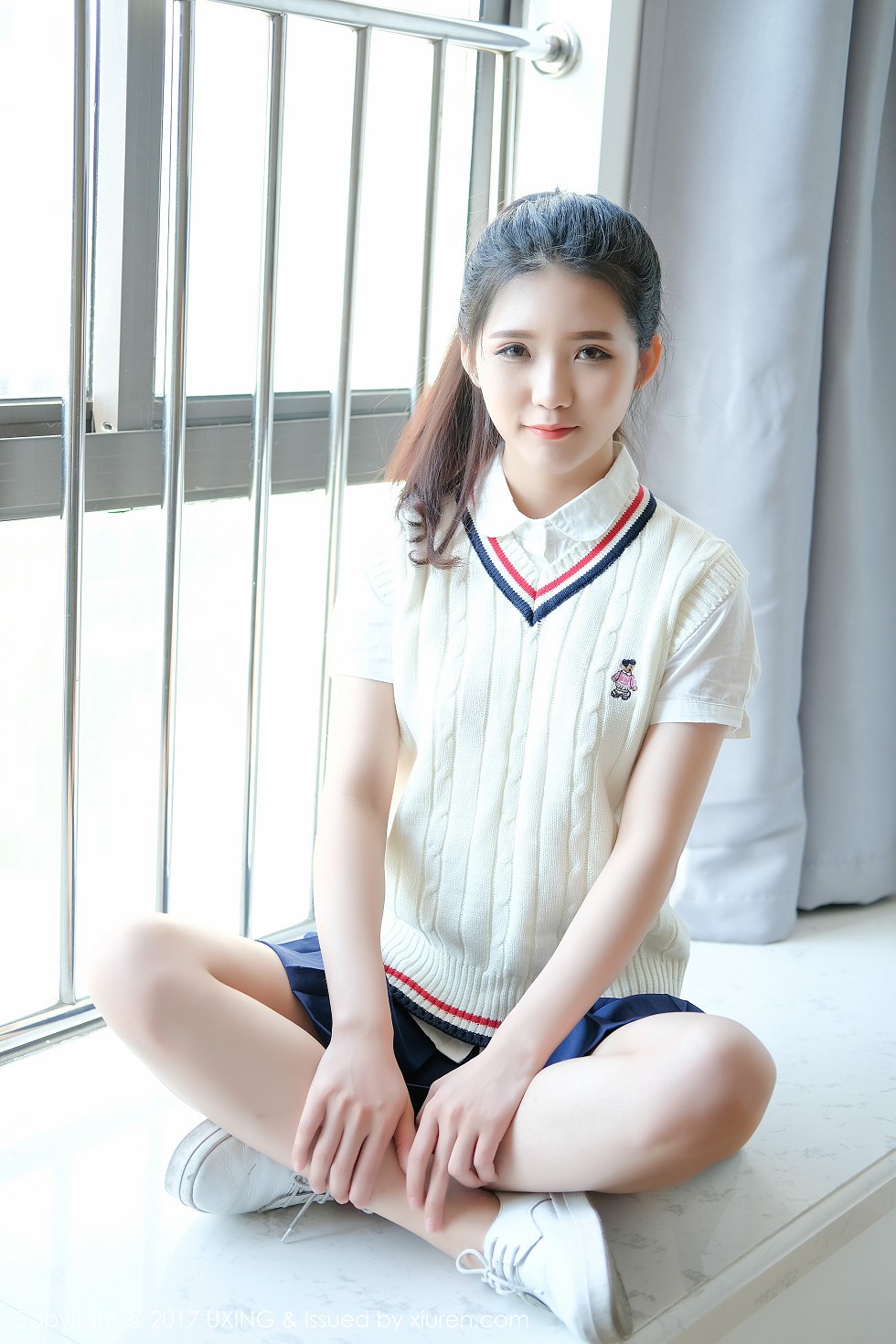 [UXING优星馆]Vol.056_嫩模可爱的小叶子清纯学生装+居家性感内衣秀美胸写真38P