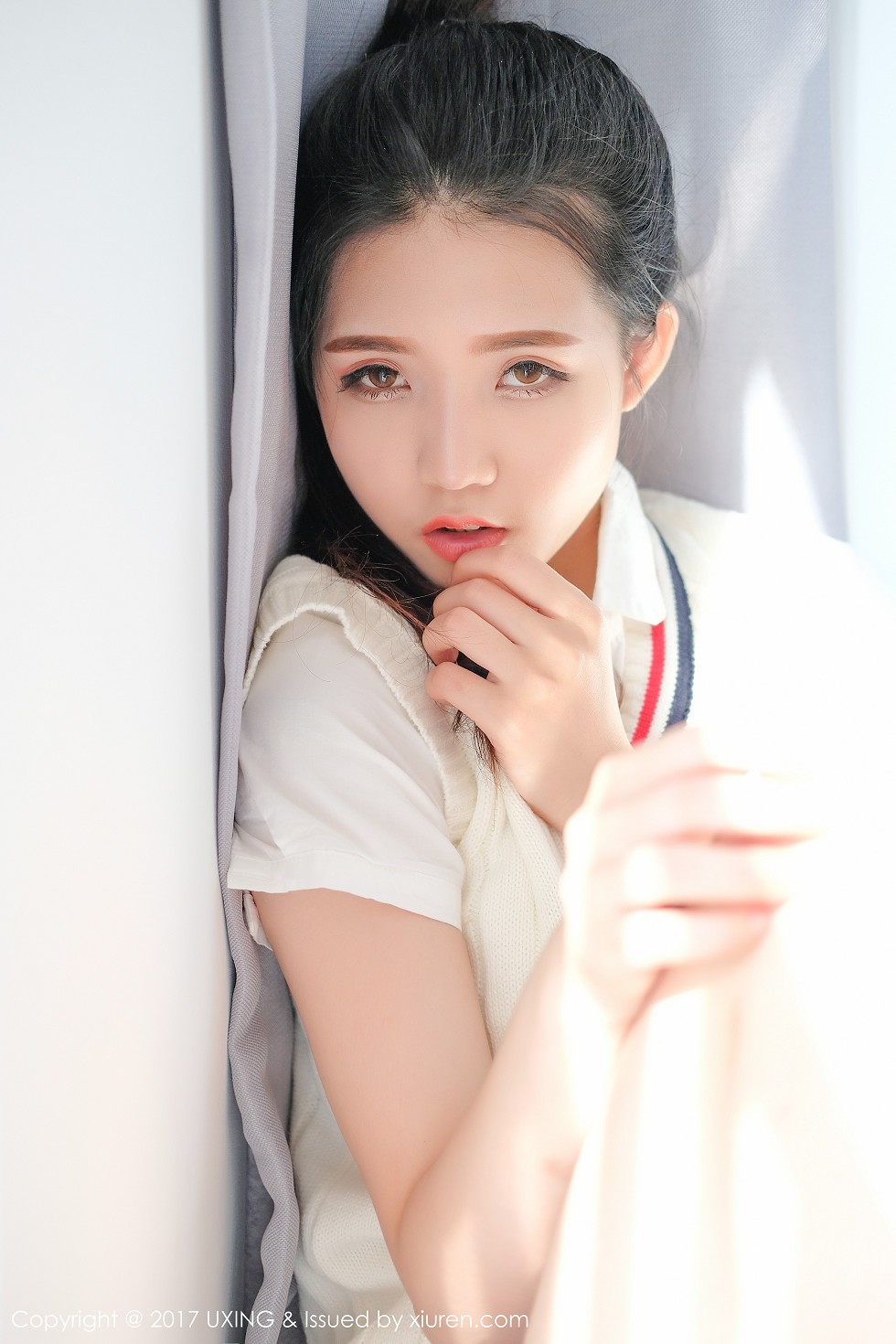[UXING优星馆]Vol.056_嫩模可爱的小叶子清纯学生装+居家性感内衣秀美胸写真38P