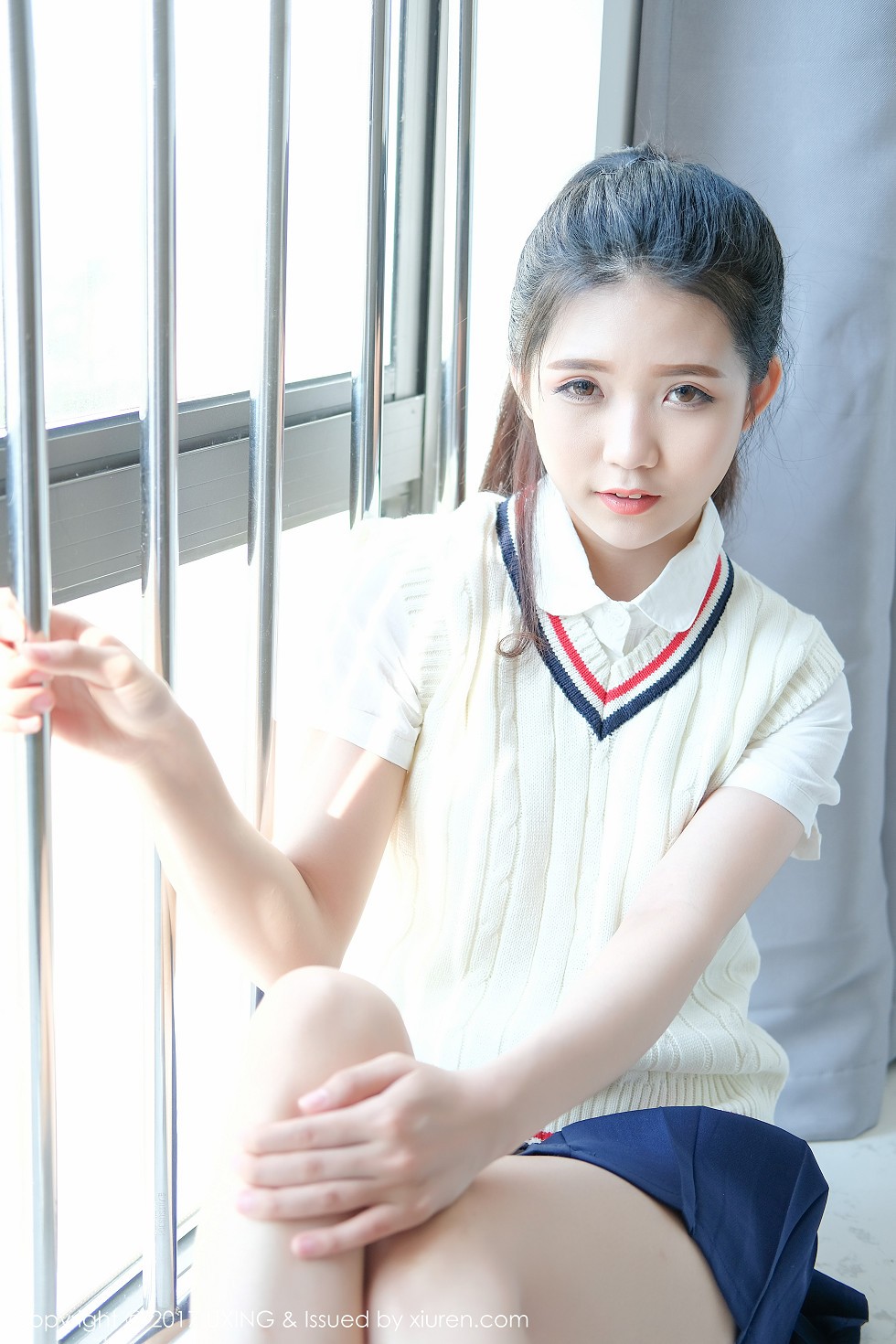 [UXING优星馆]Vol.056_嫩模可爱的小叶子清纯学生装+居家性感内衣秀美胸写真38P