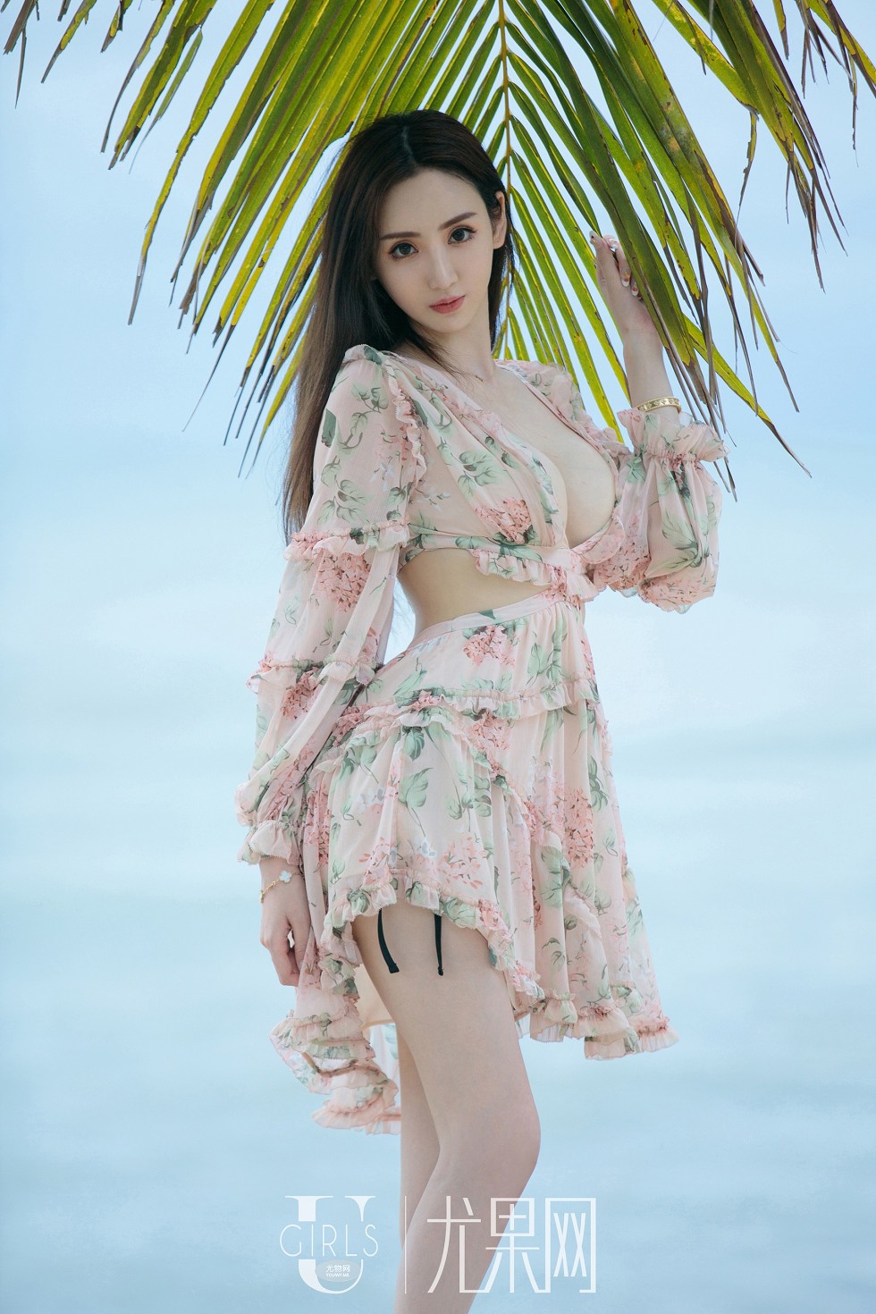 [Ugirls尤果网]U379_嫩模于思琪沙滩边性感比基尼+泳池里黄色比基尼湿身诱惑写真65P