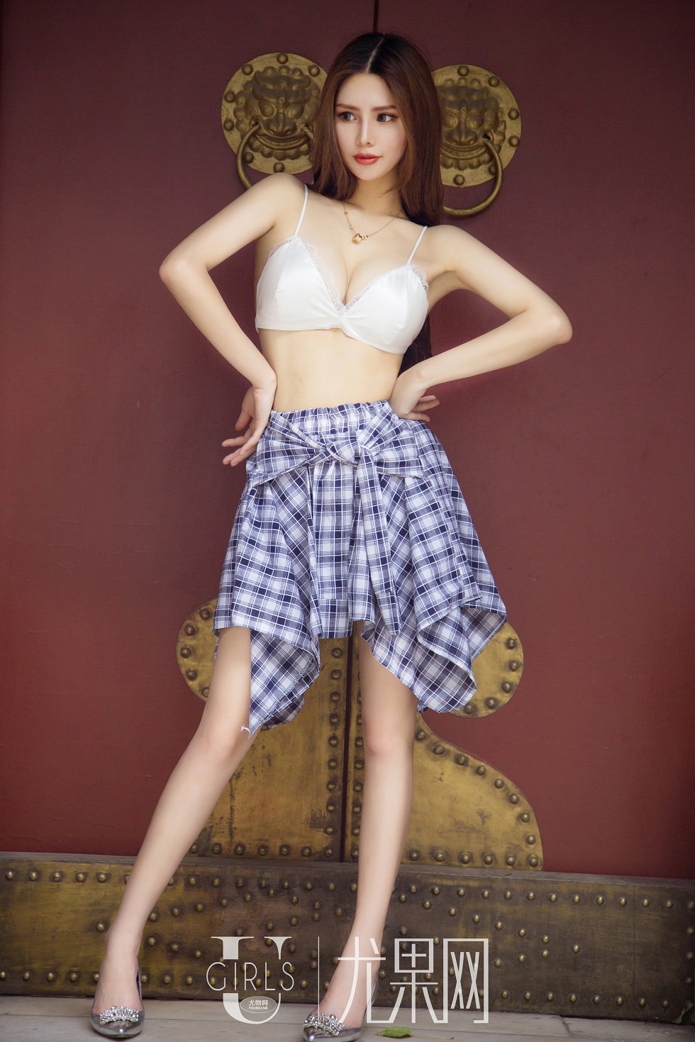 [Ugirls尤果网]U384_嫩模若彤BOOMBOOM白色蕾丝内衣+性感足球宝贝秀完美身材写真60P
