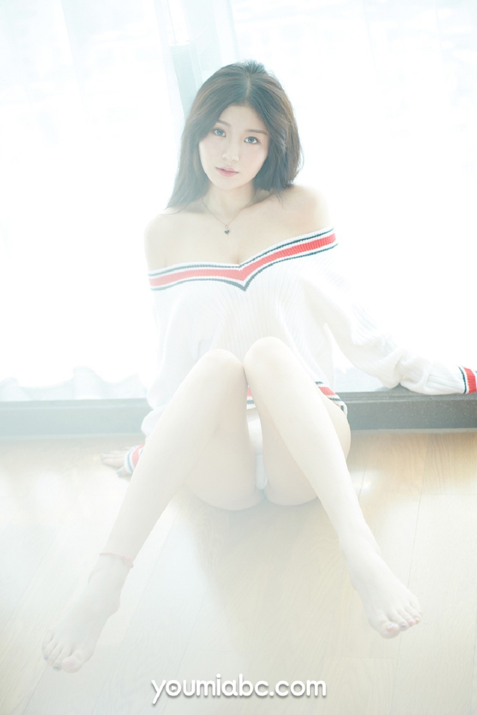 [YouMi尤蜜]Vol.211_模特嫩嫩私房白色蕾丝内衣配白丝袜秀完美身材诱惑写真56P