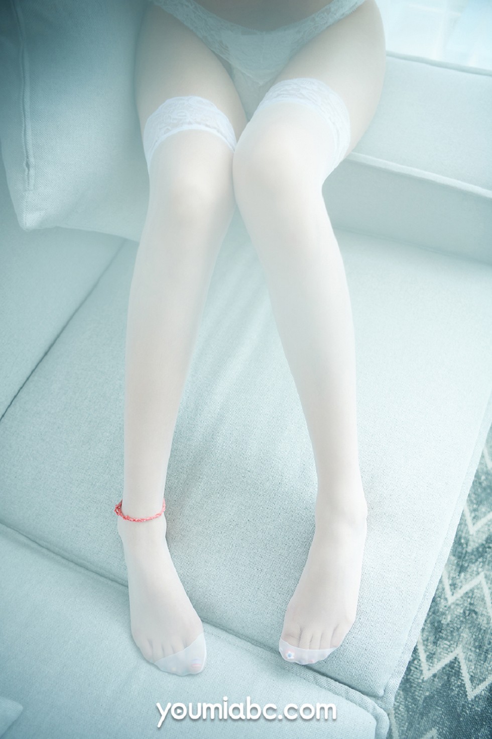 [YouMi尤蜜]Vol.211_模特嫩嫩私房白色蕾丝内衣配白丝袜秀完美身材诱惑写真56P