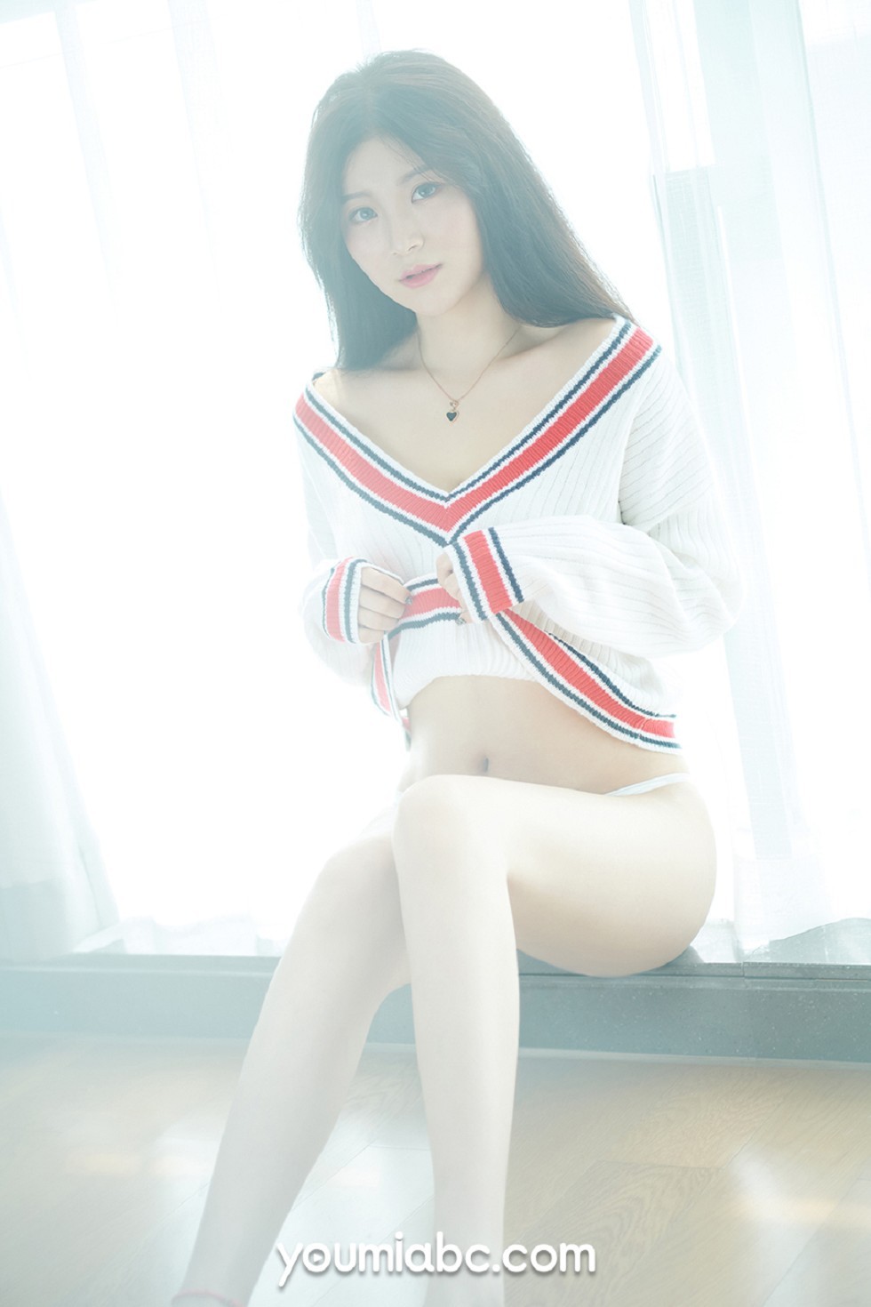 [YouMi尤蜜]Vol.211_模特嫩嫩私房白色蕾丝内衣配白丝袜秀完美身材诱惑写真56P