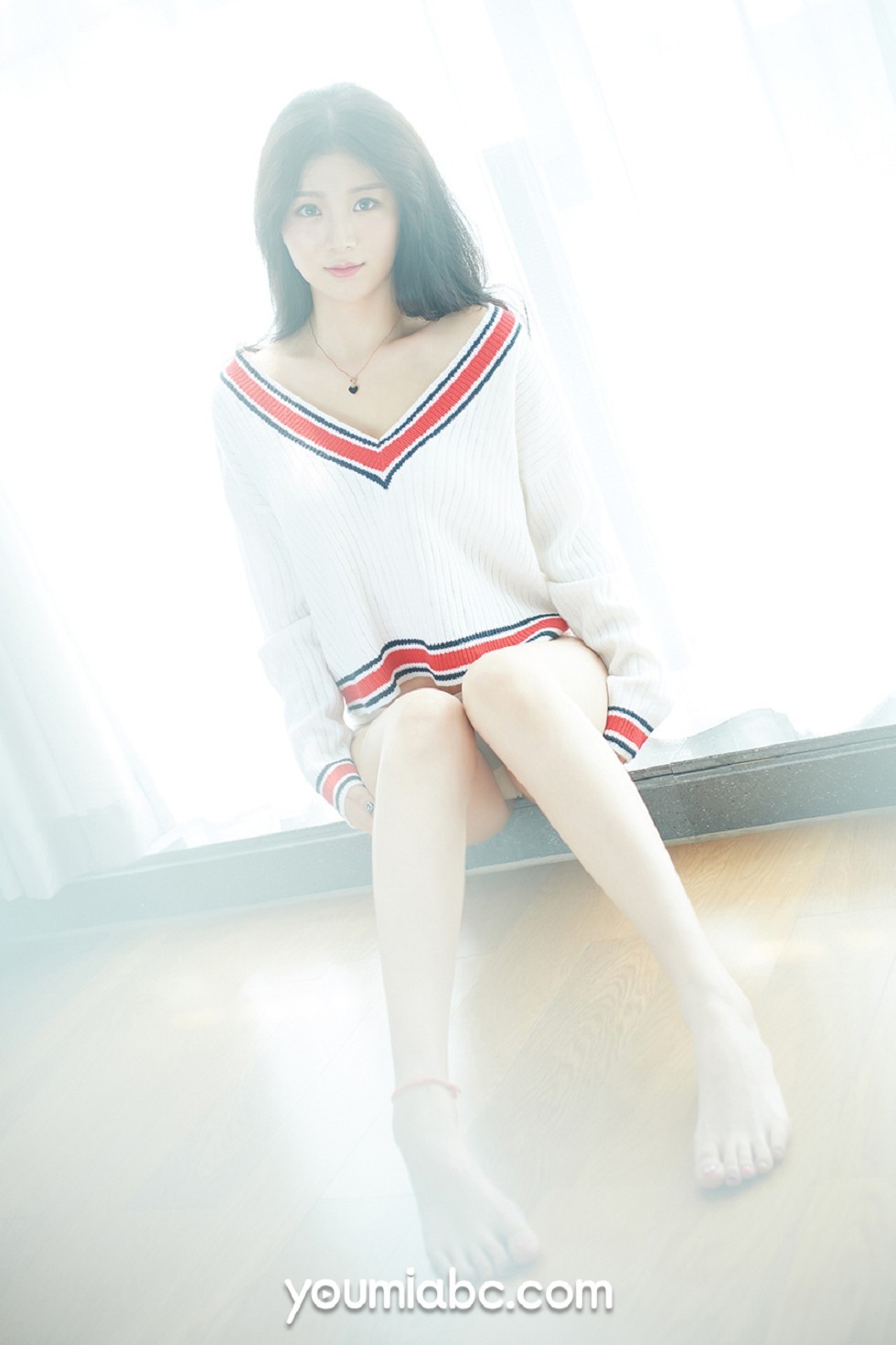 [YouMi尤蜜]Vol.211_模特嫩嫩私房白色蕾丝内衣配白丝袜秀完美身材诱惑写真56P