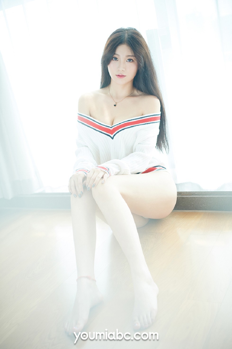 [YouMi尤蜜]Vol.211_模特嫩嫩私房白色蕾丝内衣配白丝袜秀完美身材诱惑写真56P